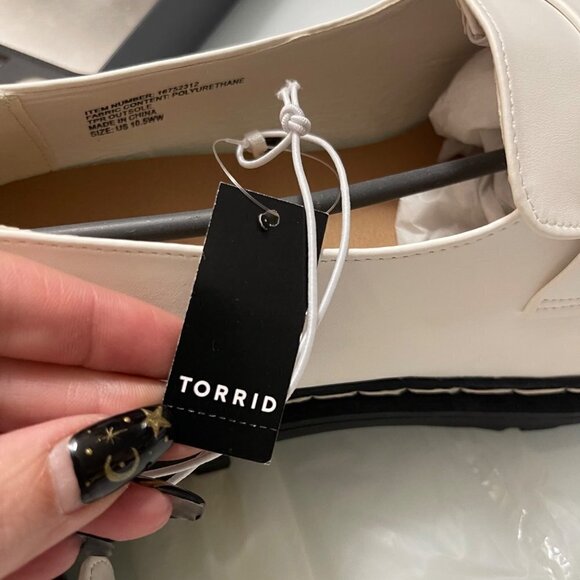 Torrid Womens NWT White 90s Y2K Faux Leather Chunky Lug Sole Loafers Sz 11.5 WW - Picture 4 of 9